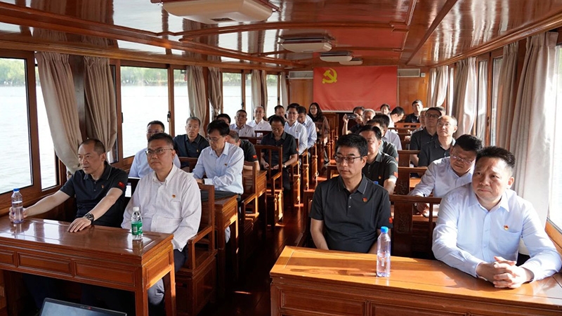 中国航发航材院与中国航发商发组织深入贯彻中央八项规定精神学习教育专题读书班暨党委理论学习中心组联学会